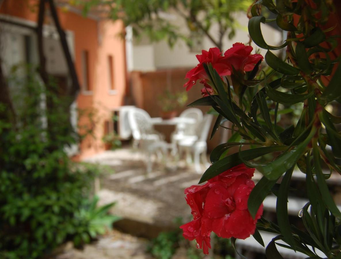 Casa Satta 1925 Hotel ออลเบีย ภายนอก รูปภาพ