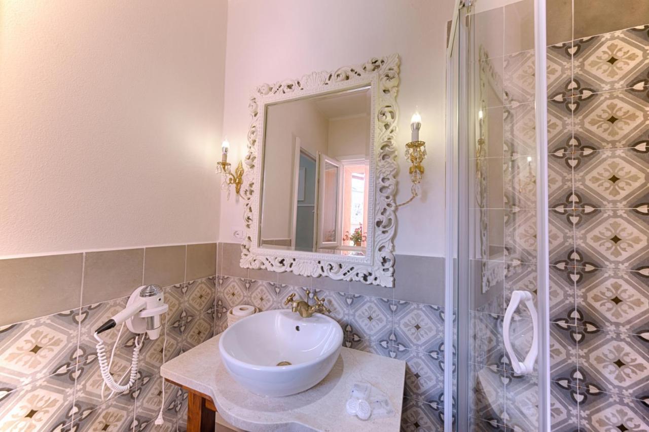 Casa Satta 1925 Hotel ออลเบีย ภายนอก รูปภาพ