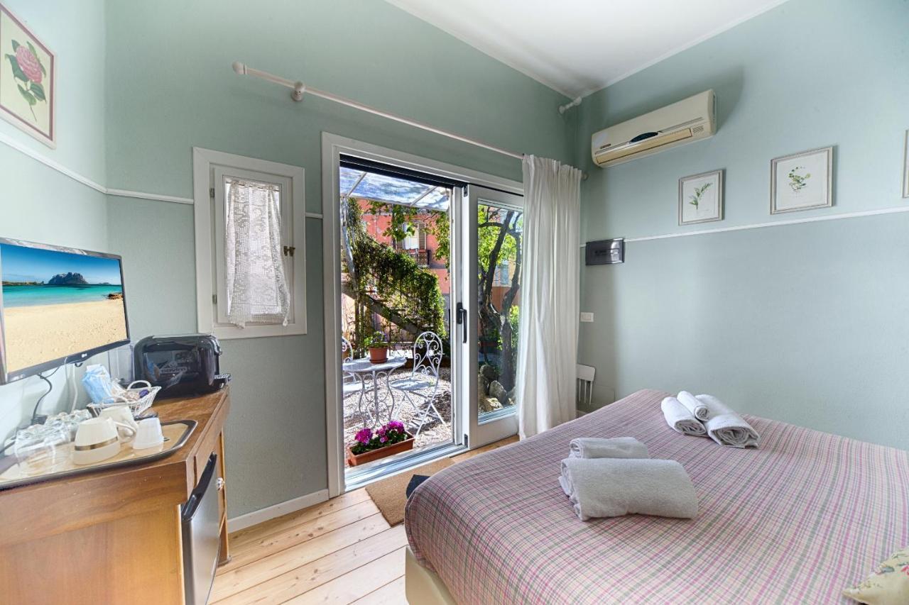 Casa Satta 1925 Hotel ออลเบีย ภายนอก รูปภาพ