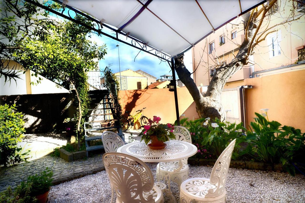 Casa Satta 1925 Hotel ออลเบีย ภายนอก รูปภาพ